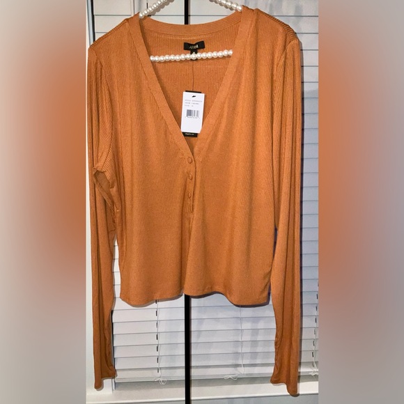 AFRM Arbor ribbed henley top - size 1x - nwt in the color caramel - Picture 2 of 11